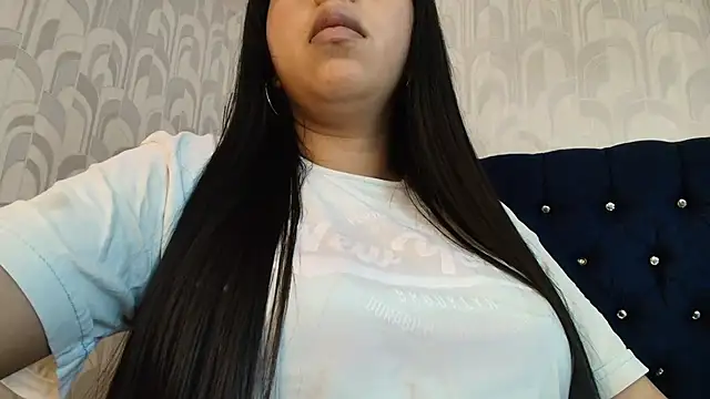 CarolineBrunx online show from May 9, 2026, 9:31 pm