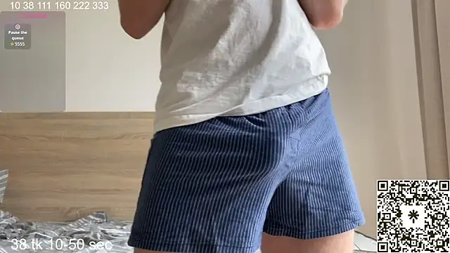 curlyboyy  online show from June 21, 2026, 6:21 pm