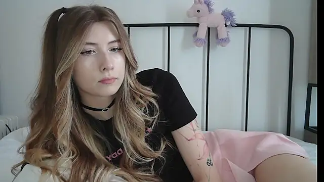 ErikaShyy online show from July 2, 2026, 10:10 am