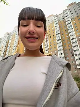 Sophie Avory online show from July 23, 2026, 5:33 pm