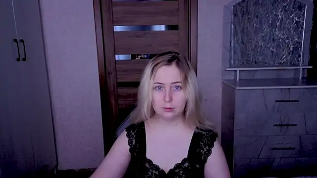 Kristy-Max online show from June 27, 2026, 11:54 pm
