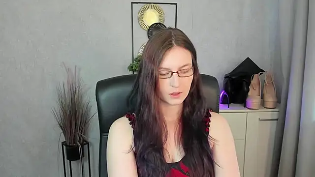 emmaxDelight online show from July 24, 2026, 6:11 am