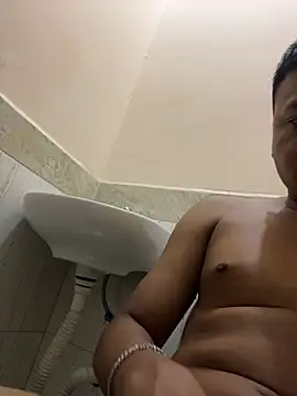 alejooxhot online show from July 26, 2026, 2:35 pm