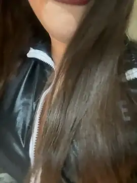 Elinatiranda online show from July 25, 2026, 3:59 am