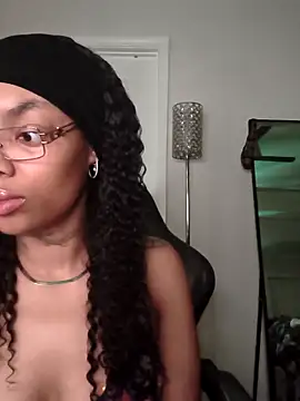 butterflybootyy online show from April 28, 2026, 8:08 am