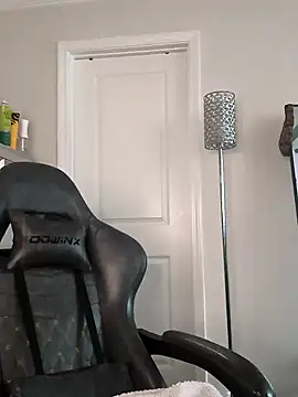 butterflybootyy online show from April 29, 2026, 5:30 pm