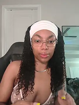 butterflybootyy online show from April 30, 2026, 11:38 am