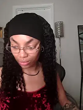 butterflybootyy online show from May 3, 2026, 7:03 am