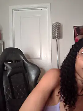 butterflybootyy online show from May 19, 2026, 1:56 am