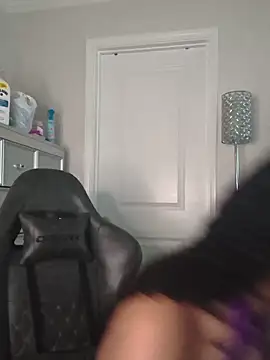 butterflybootyy online show from May 23, 2026, 1:15 pm