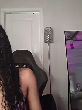 butterflybootyy online show from May 24, 2026, 11:15 am