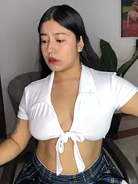 EmmaRossem online show from July 22, 2026, 8:33 pm