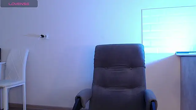 Eva Hailey  online show from July 9, 2026, 5:11 am