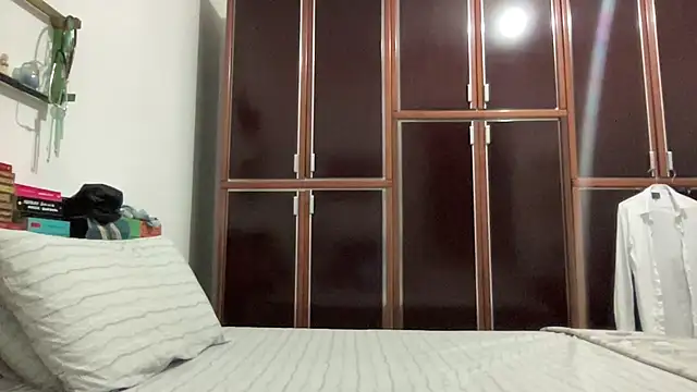 alessandromori91 online show from June 15, 2026, 12:13 am