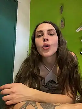 isadelasestrellas online show from July 15, 2026, 12:10 pm