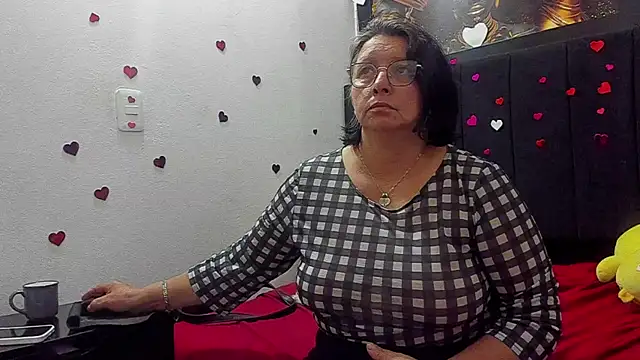 Evaaross 2345 online show from July 22, 2026, 9:39 pm