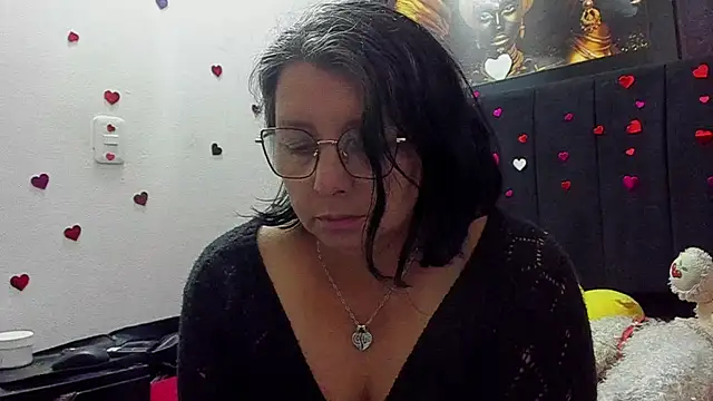 Evaaross 2345 online show from July 25, 2026, 8:17 pm