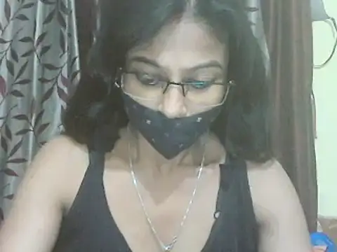 JENIFER PUNE online show from February 9, 2025, 6:05 pm