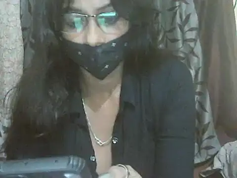 JENIFER PUNE online show from February 11, 2025, 6:44 pm