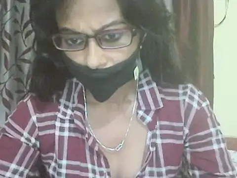 JENIFER PUNE online show from February 13, 2025, 4:07 pm