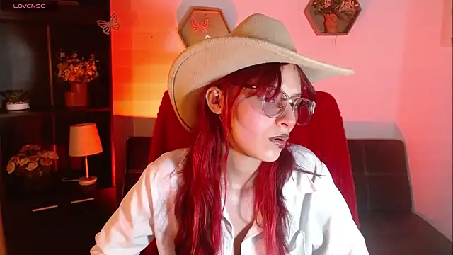Snapshot of RedMeloddy chatting on May 1, 2026, 10:03 pm RedMeloddy online show from May 1, 2026, 10:03 pm