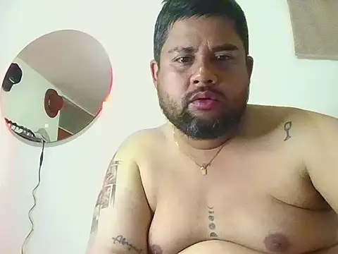 GABRIELGARCIA1313 online show from June 22, 2026, 11:24 pm