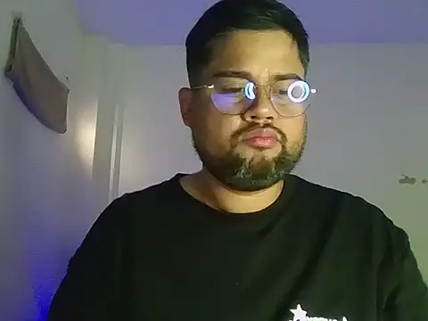 GABRIELGARCIA1313 online show from July 9, 2026, 4:33 pm