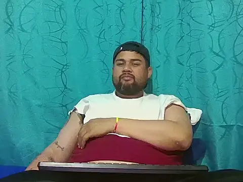 GABRIELGARCIA1313 online show from July 15, 2026, 2:17 am