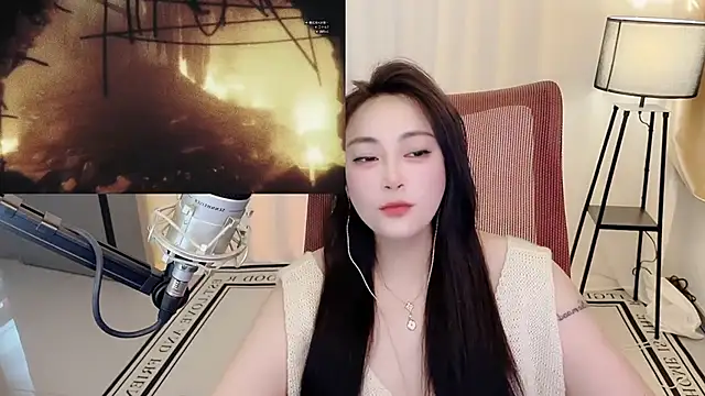 Daisy-77 online show from June 26, 2026, 1:15 pm
