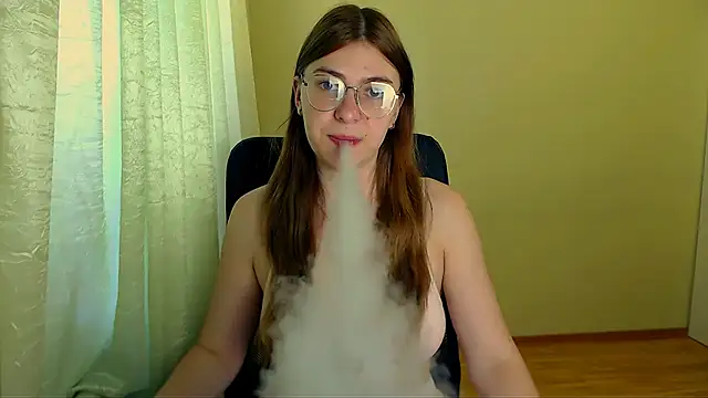 Luna Lush  online show from June 12, 2026, 9:30 am