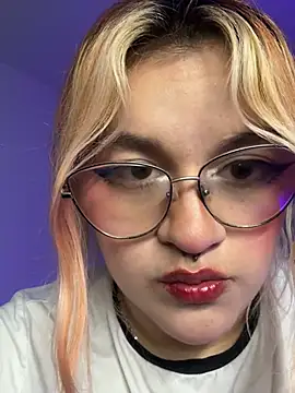 SophiaWeestt99 online show from July 20, 2026, 4:27 am