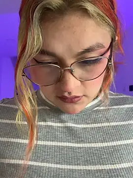 SophiaWeestt99 online show from July 24, 2026, 12:52 am