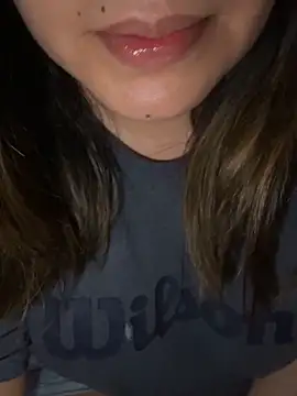 hannahcdmx online show from May 19, 2026, 4:19 am