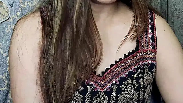MIss-Naina online show from July 12, 2026, 9:39 pm