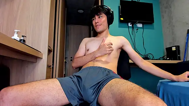 Huge latin cock online show from May 29, 2026, 9:35 pm