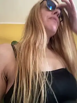 Naylee   online show from June 27, 2026, 11:37 am