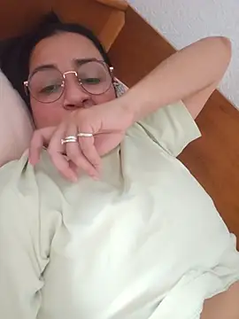 paulinaDiaz1 online show from June 18, 2026, 1:04 pm