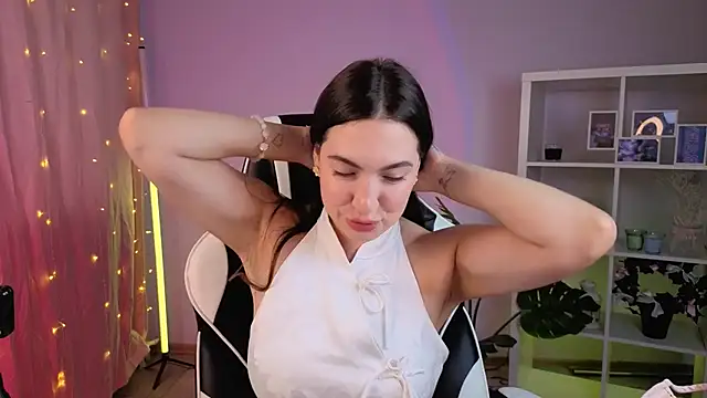 MelissaLovvv online show from June 30, 2026, 4:13 am