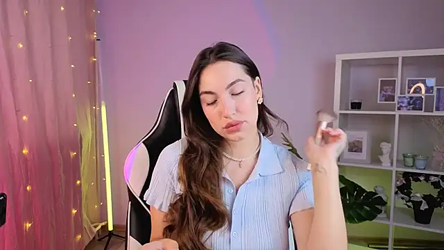MelissaLovvv online show from July 1, 2026, 3:52 am