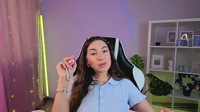 MelissaLovvv online show from July 7, 2026, 6:47 am