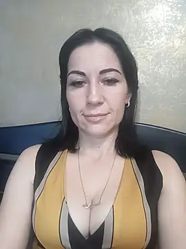 FireLily332 online show from January 3, 2025, 7:39 pm