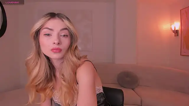 StacyWoods online show from July 10, 2026, 11:13 am