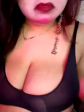 Suhanakhan00 online show from June 19, 2026, 8:07 am