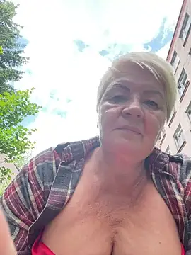 Laura Millf online show from June 29, 2026, 10:37 am