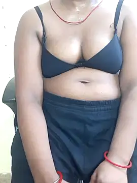 NairaSaxena online show from July 18, 2026, 7:17 pm