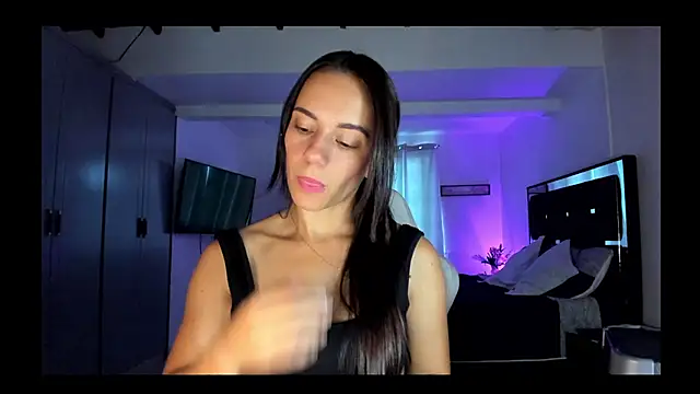 Sara lopez 28 online show from August 5, 2026, 1:25 pm