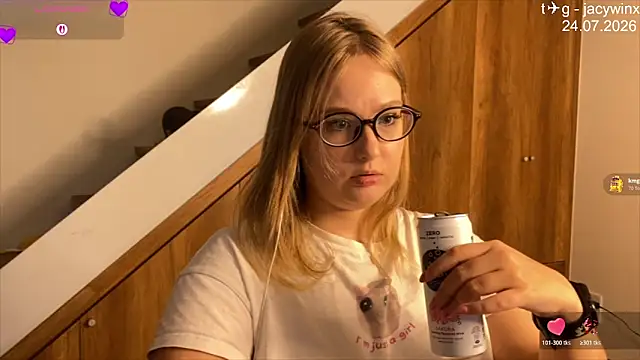 JacyWinslat online show from July 24, 2026, 1:58 am