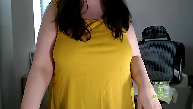 cute and hot online show from April 19, 2026, 12:59 pm