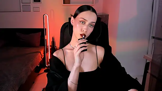 unaericaabistrong online show from May 6, 2026, 8:47 pm