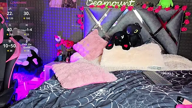 SolBeaumont1 online show from July 23, 2026, 8:18 pm